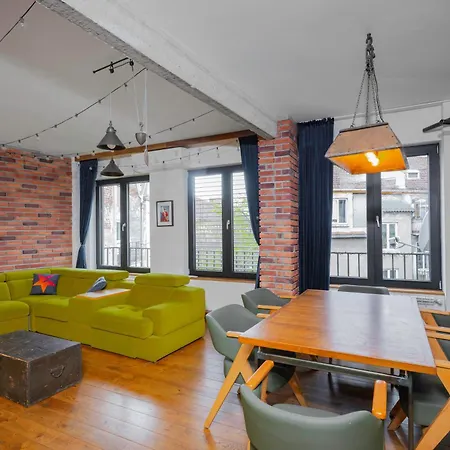 2bd Flat - 2 Min To Vitosha Blvd アパート ソフィア